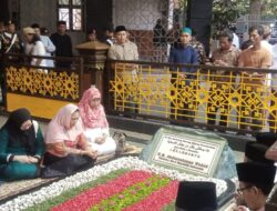Usai Bertemu Prabowo Yenny Wahid Jalani Ikhtiar Laku Spiritual Politik Ziarah Makam Waliyulloh, Gus Dur dan Leluhurnya